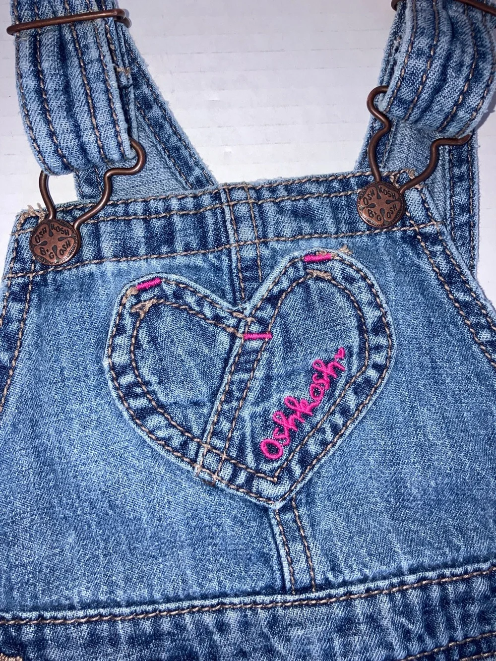OshKosh Girl Blue Denim Ruffle Overall Jumper Dress Heart Pocket 18 mo‎ Adjust